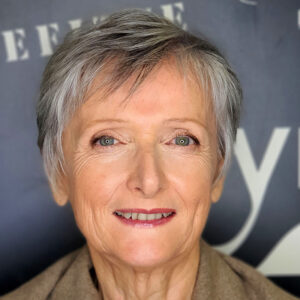maquillage-peau-mature-roanne-lea-wake-up